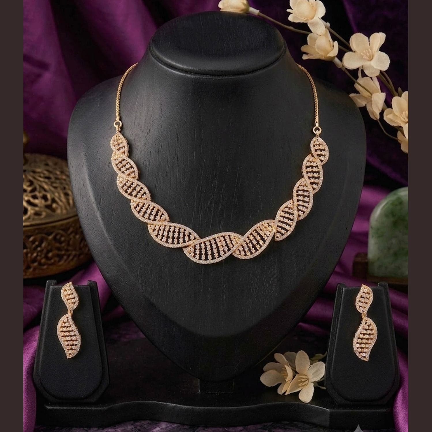 500Count NAZM Necklace Set with 2 Earrings — view 3