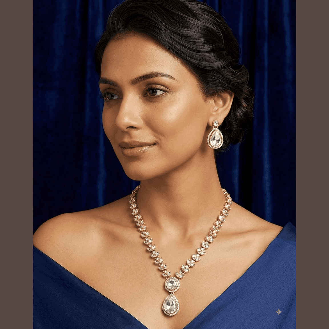 500Count ZOYA Necklace Set with 2 Earrings