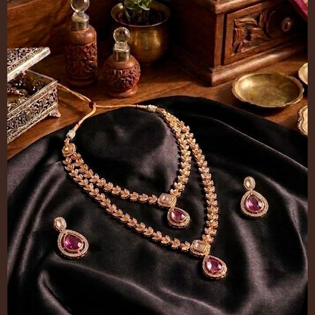 500Count IZZA Necklace Set with 2 Earrings alternate