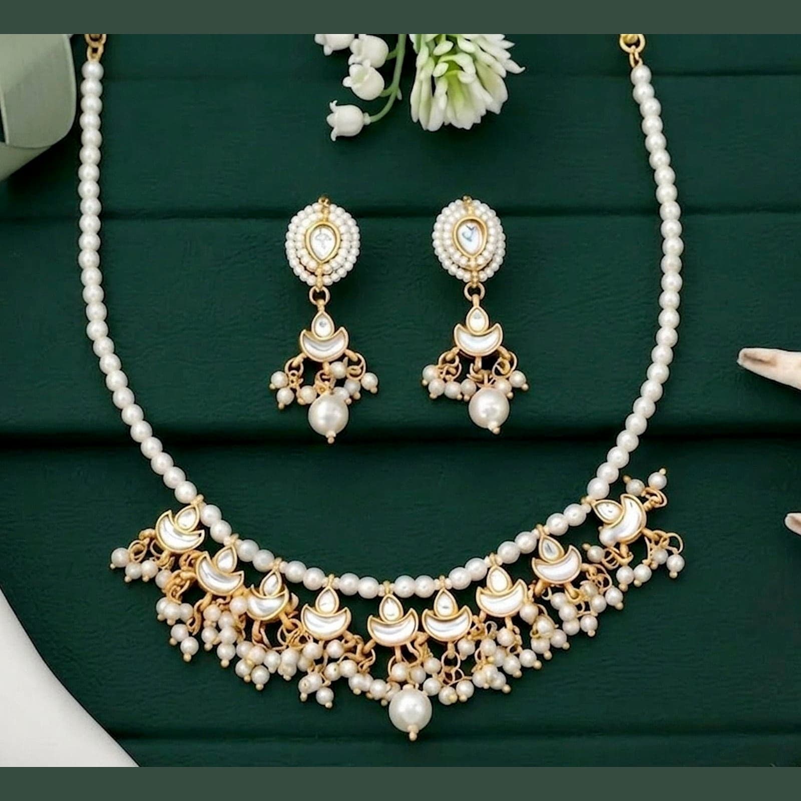500Count KHWAB Necklace Set with 2 Earrings alternate